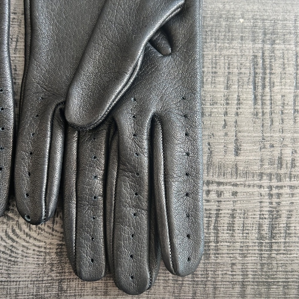 Burberry Leather Primrose gloves - Picture 13 of 17